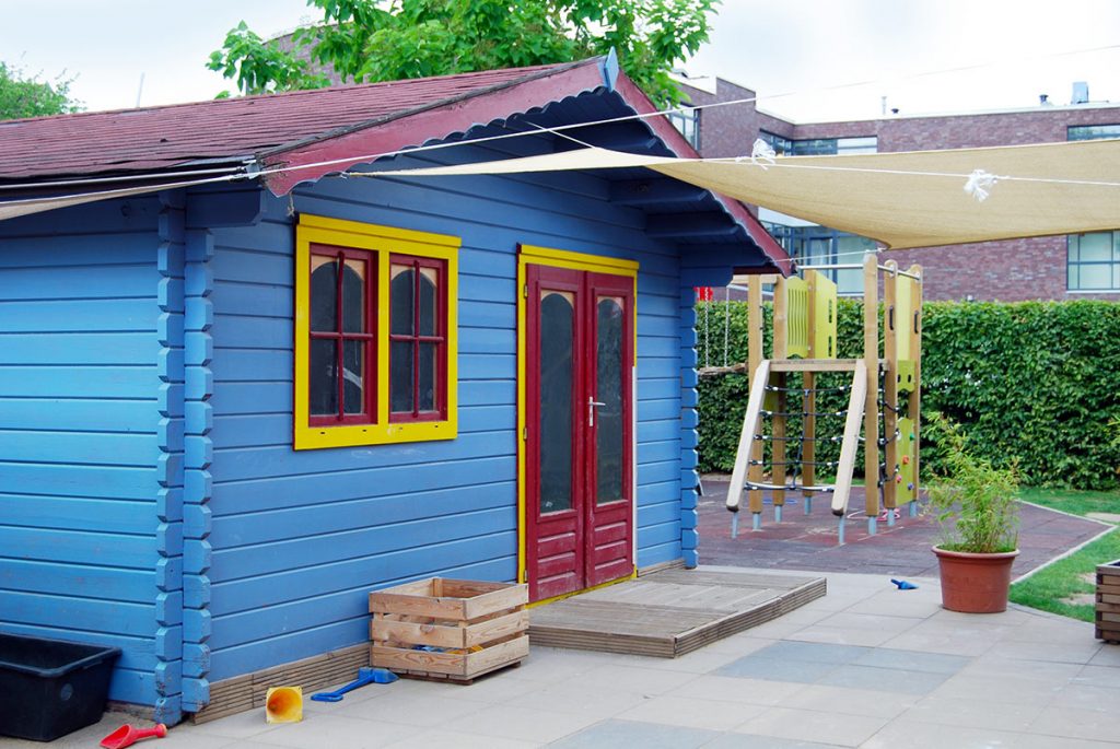 unser atelier steht im Innenhof