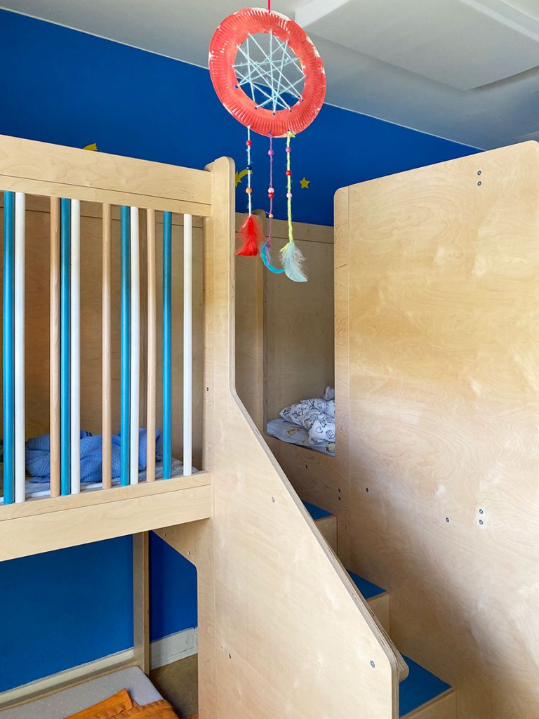 selbstgemachter traumfänger in unserem schlafraum