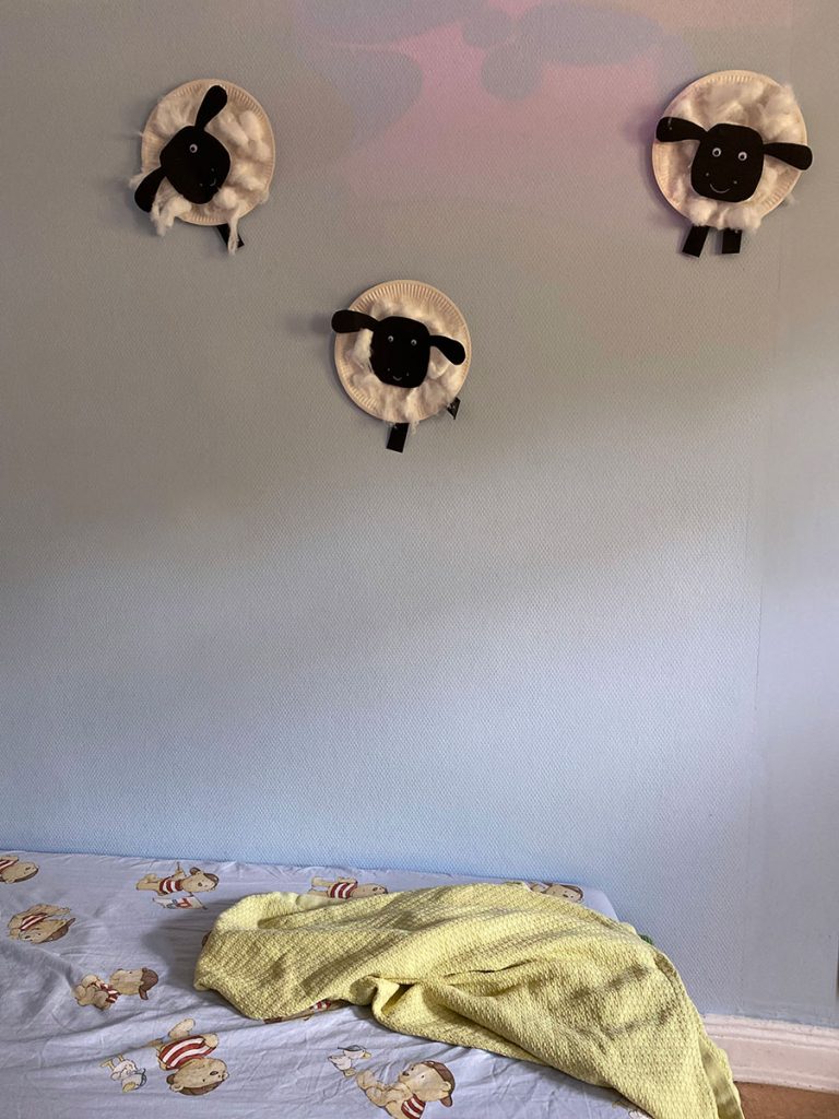 kleine schäfchen wachen über deinen schlaf